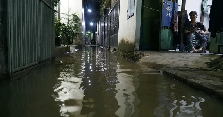 Triều cường trên sông Đồng Nai đến sớm bất thường