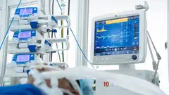 5 người bỏng hô hấp sau vụ cháy nhà 4 tầng ở TP HCM