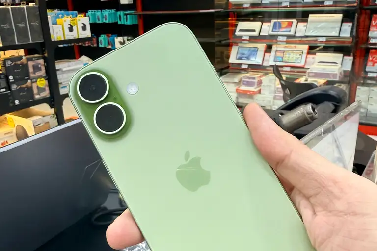 iPhone 17 trở thành lựa chọn đáng mua lúc này, đặc biệt khi giá bán vẫn "còn ổn"