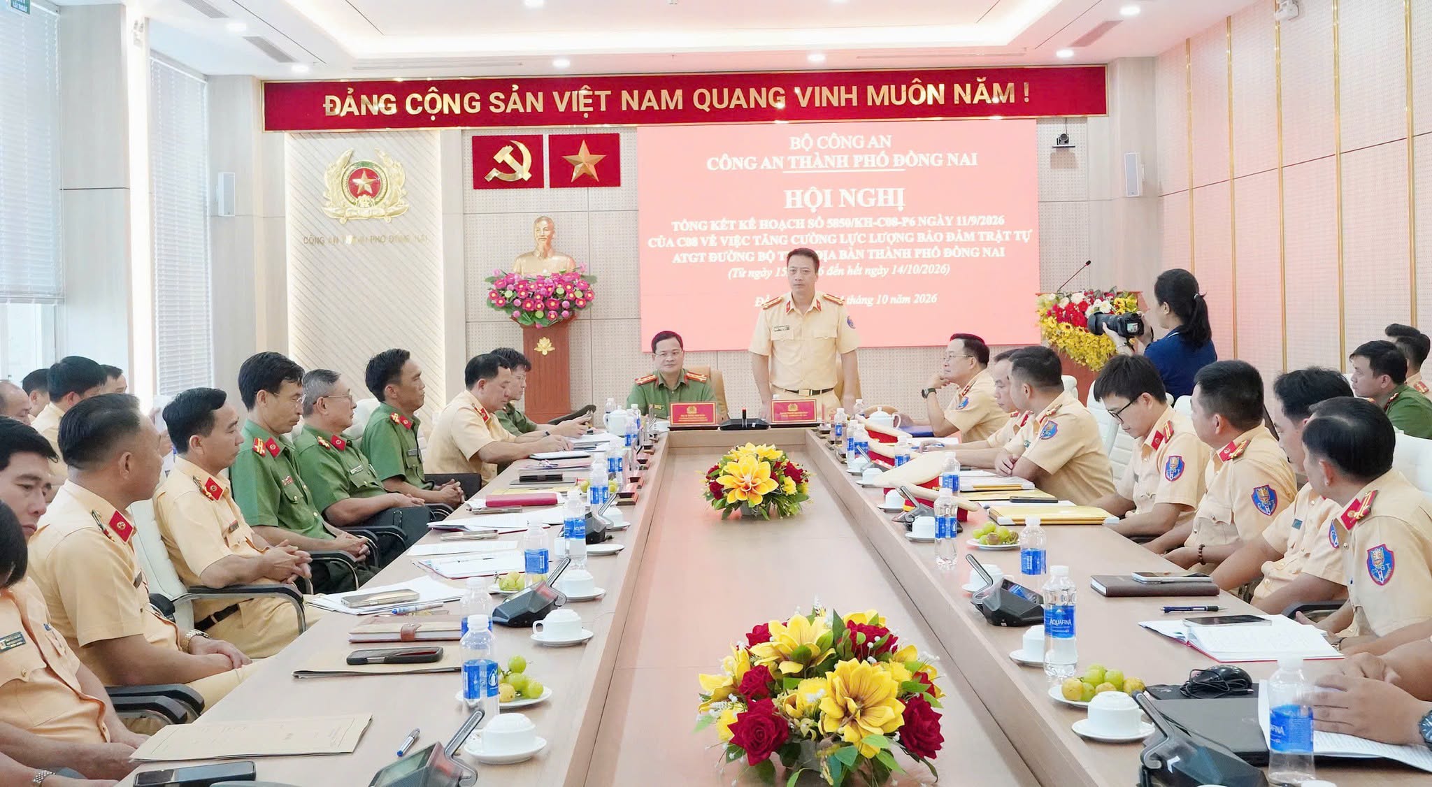 Toàn cảnh hội nghị