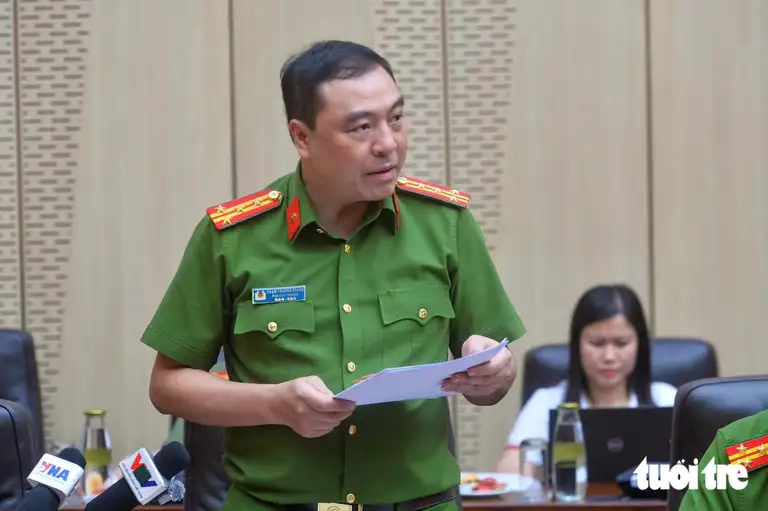 Đại tá Phạm Trường Giang - Phó cục trưởng Cục Cảnh sát kinh tế - thông tin về vụ án tại họp báo quý 3-2026 của Bộ Công an - Ảnh: PHÚC TÀI