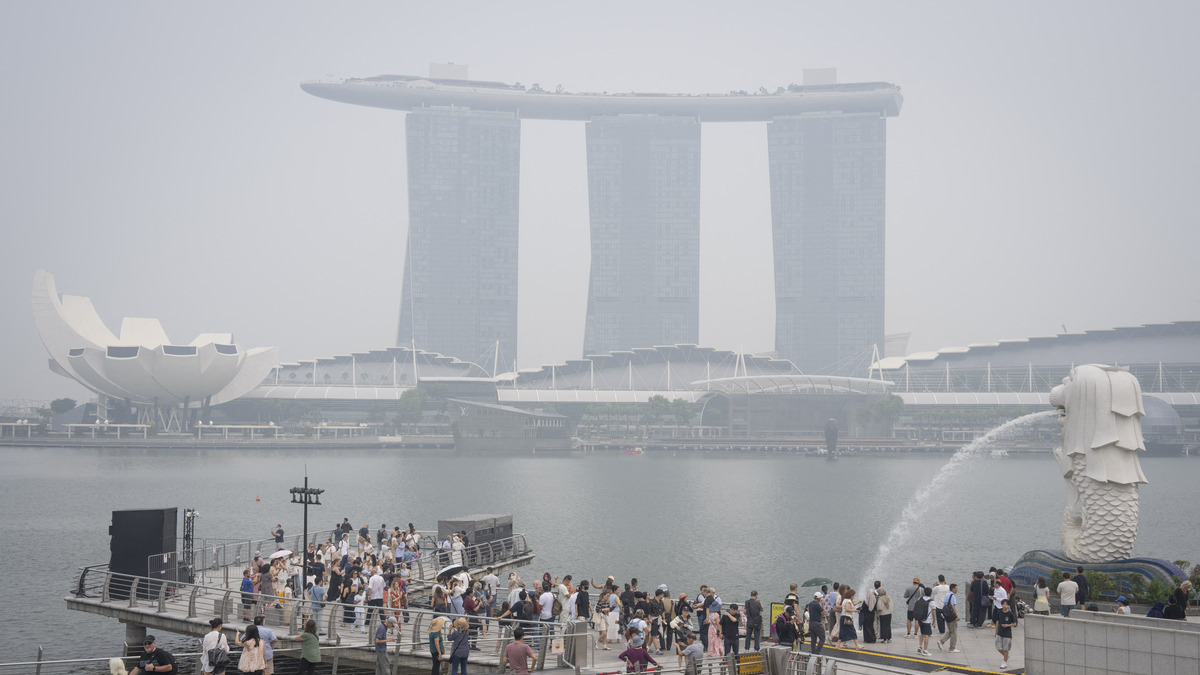 Singapore cảnh cáo 7 công ty Indonesia vì khói cháy rừng