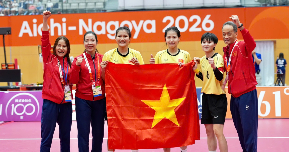 HLV Trần Thị Vui ca ngợi: 'Khánh Ly và Thu Trang chơi quá hay, không có gì để chê'