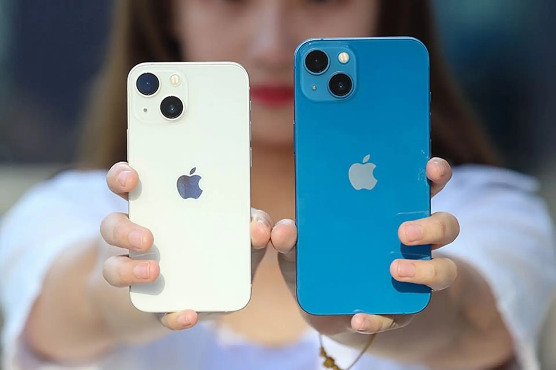 iPhone 13 mini và iPhone 13. (Ảnh: FPT Shop)