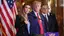 'Mối thù không đội trời chung' giữa hai đồng minh thân cận của ông Trump