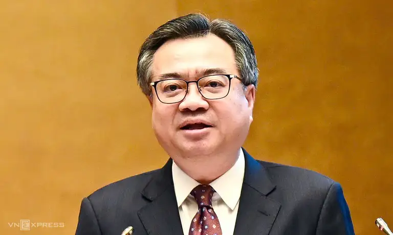 Trưởng Ban Chính sách, chiến lược Trung ương Nguyễn Thanh Nghị trình bày tại buổi quán triệt nghị quyết Hội nghị lần thứ tư Ban Chấp hành Trung ương Đảng khóa 14, sáng 16/10. Ảnh: Giang Huy