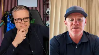 Wayne Rooney (phải) bình luận trên podcast The United Stand.
