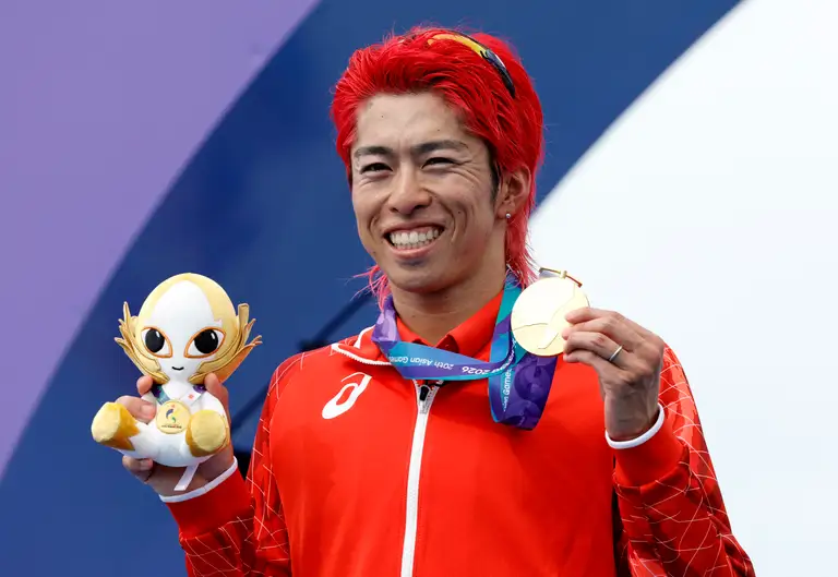 Takumi Hojo nhận HCV đầu tiên của ASIAD 20