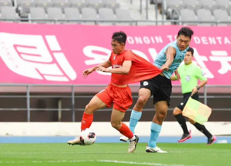 Hai Long lập công giúp tuyển Việt Nam thắng Yongin FC - Ảnh: VFF