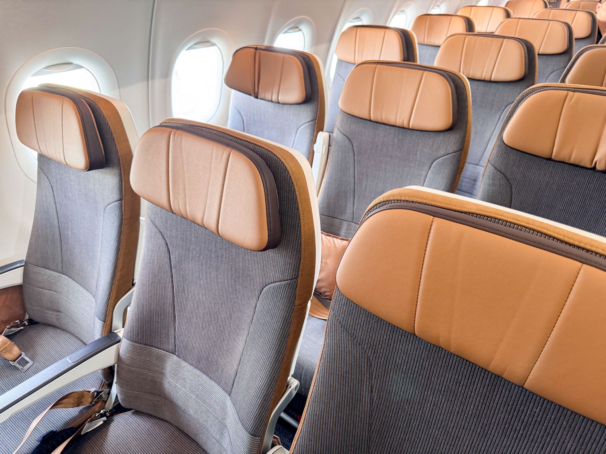 Trải nghiệm Starlux Airlines, hãng hàng không trẻ đẹp xịn của Đài Loan