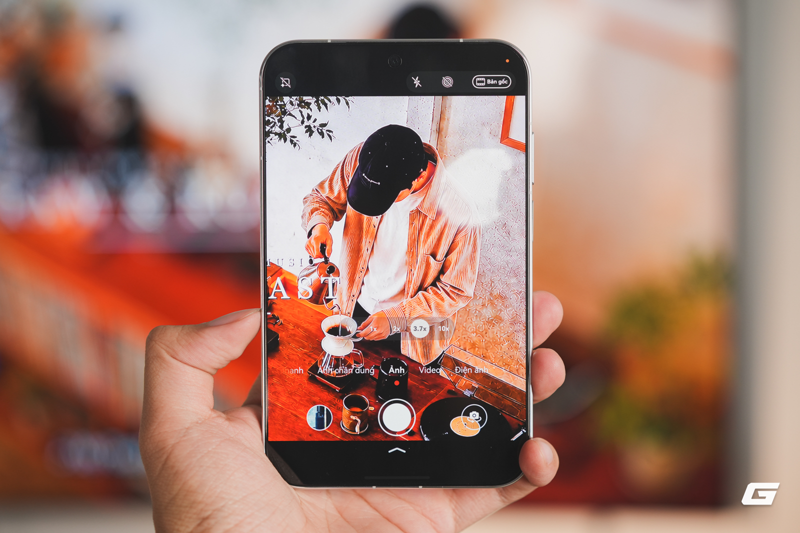 Huawei bỏ bản lề, chỉ “làm rộng” màn hình điện thoại dạng thanh, thế mà ước tính gần nửa triệu máy đã bán ra sau chưa đầy 1 tháng, người mua vẫn phải xếp hàng chờ - Ảnh 3.