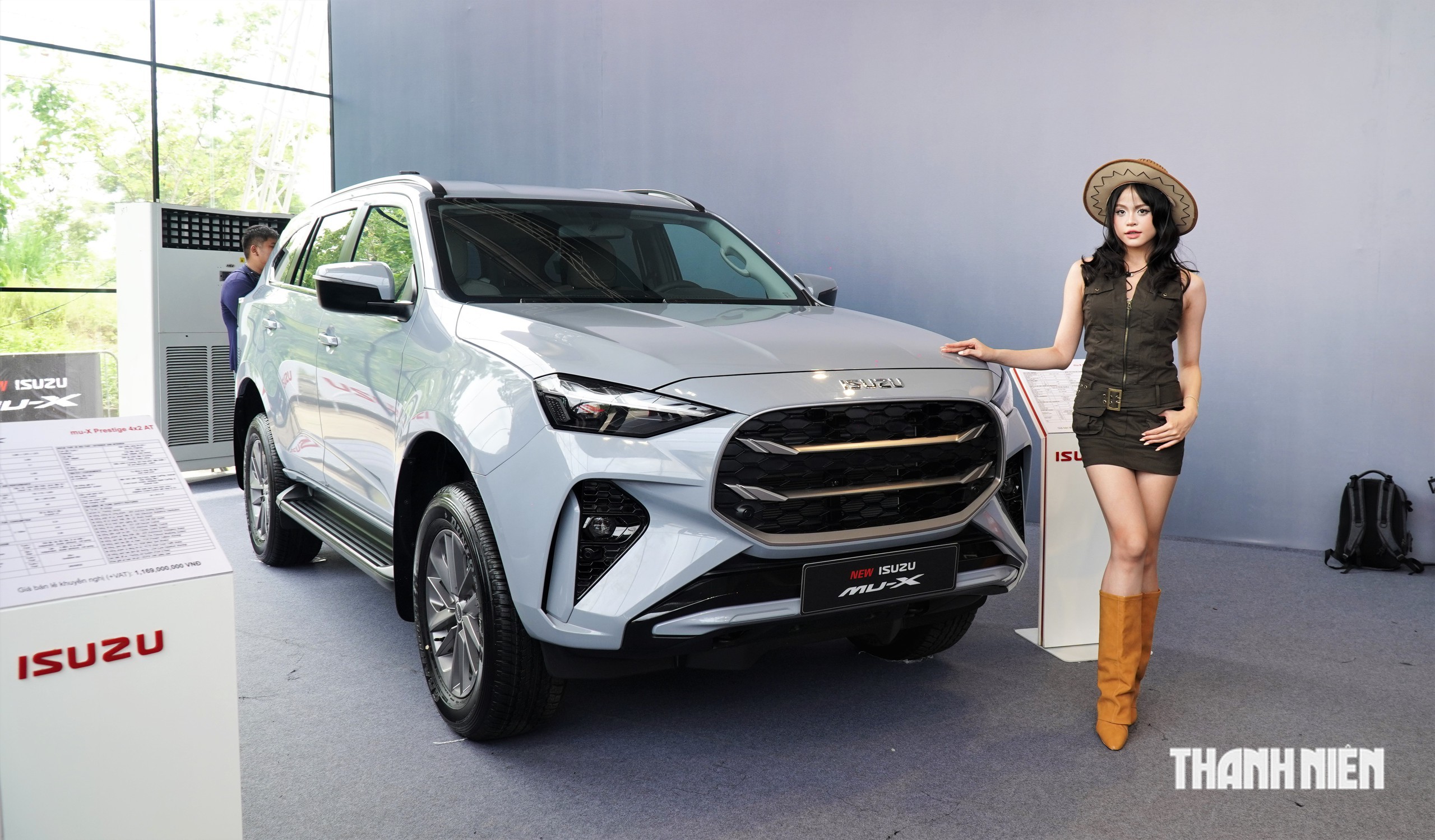 Doanh số èo uột của những mẫu xe Nhật Bản như Isuzu mu-X hay Mitsubishi Pajero Sport khiến cuộc đua ở nhóm SUV 7 chỗ trở nên "nhàm chán"