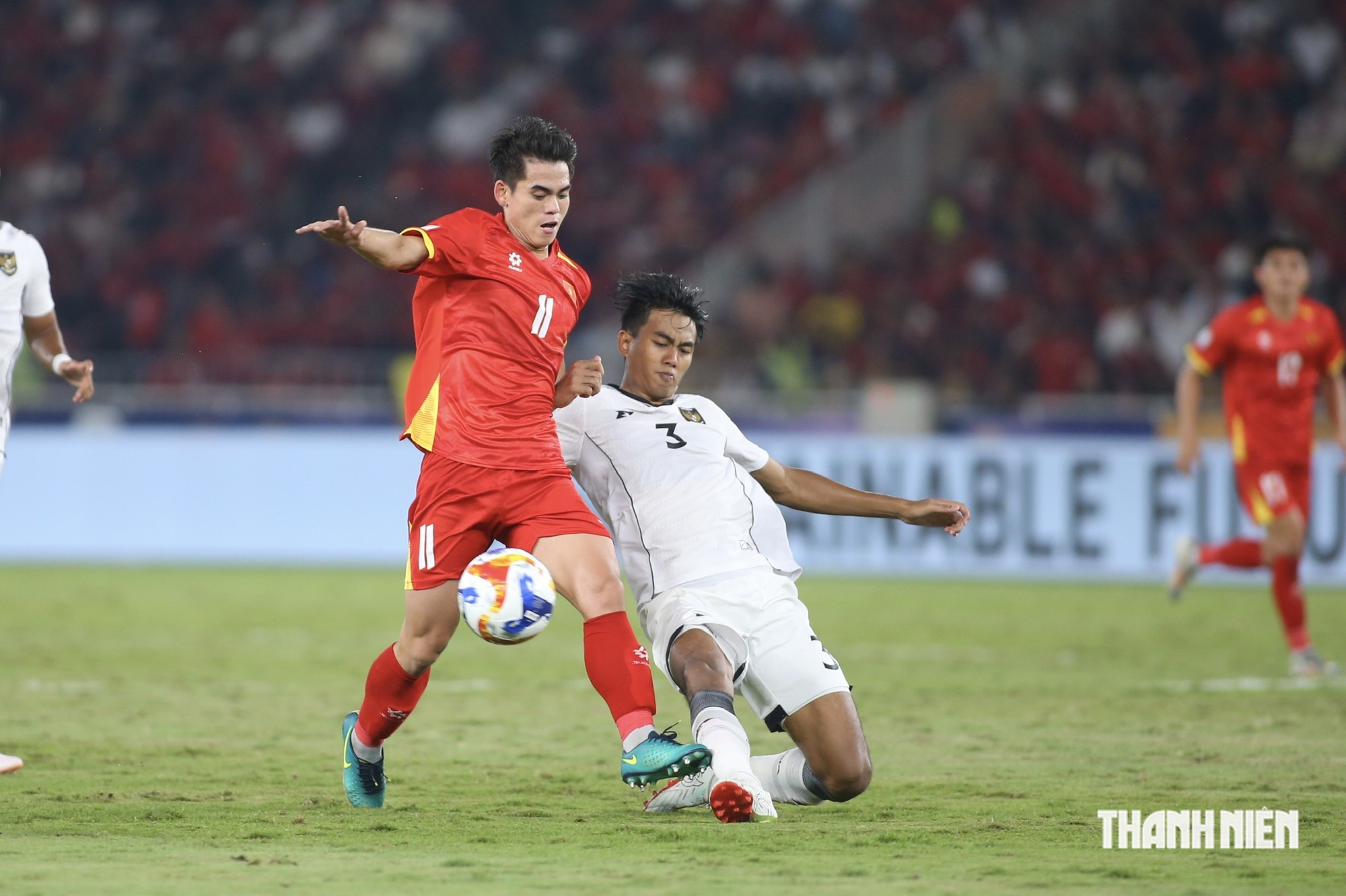 Khuất Văn Khang (11) rất đa năng