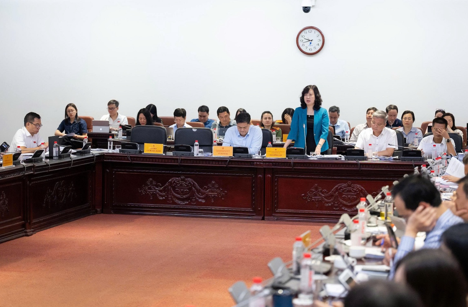 Quang cảnh phiên họp ngày 4-10 - Ảnh: VŨ HIẾU