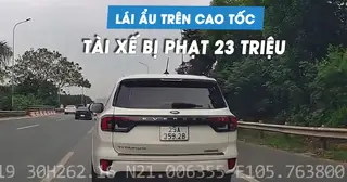 Tài xế ô tô dính 'combo lỗi' trên cao tốc, bị CSGT xử phạt 23 triệu đồng