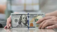 Giá USD ngân hàng thấp nhất nửa năm