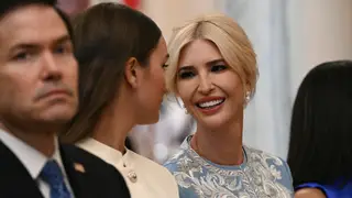Câu chuyện đằng sau bộ đầm Ivanka Trump mặc trong lễ đón ông Tập