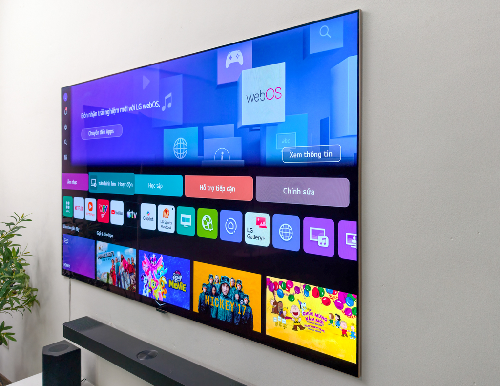 LG OLED evo AI W6 treo sát tường