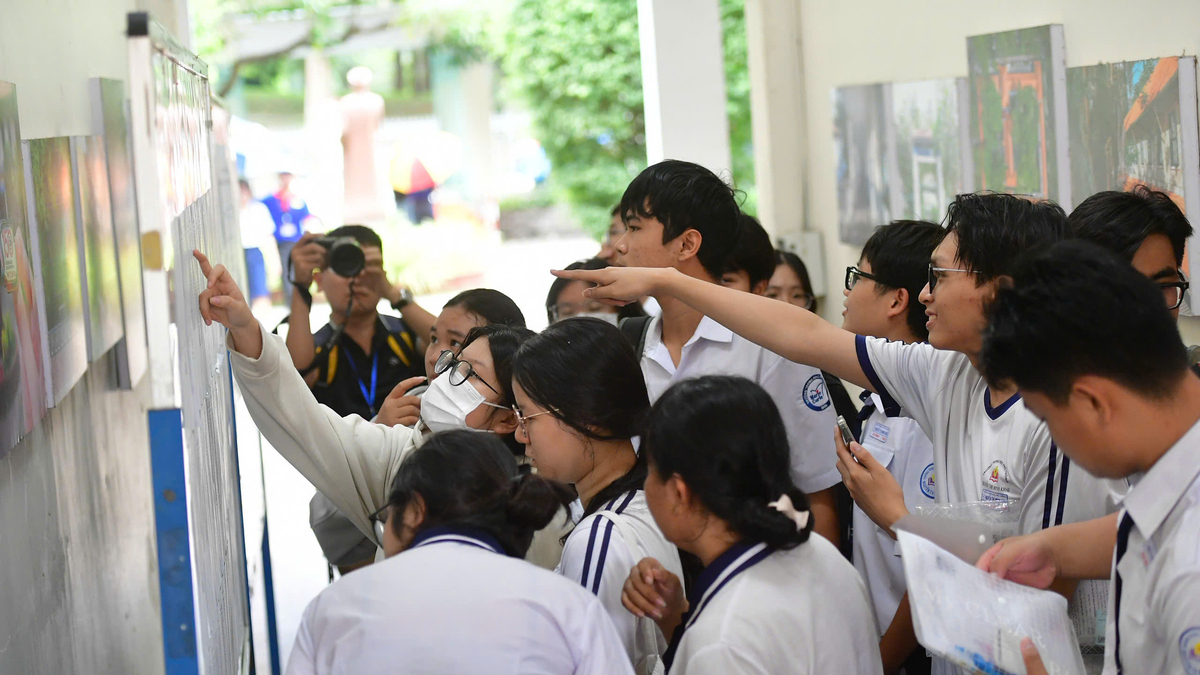 Chính sách tuyển sinh 'thổi bùng' cuộc đua IELTS