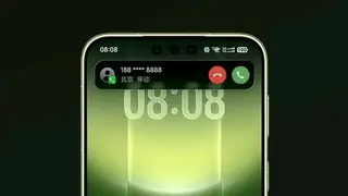Điện thoại có thể lắp đặt 4 SIM, nhưng chỉ có 3 SIM hoạt động đồng thời