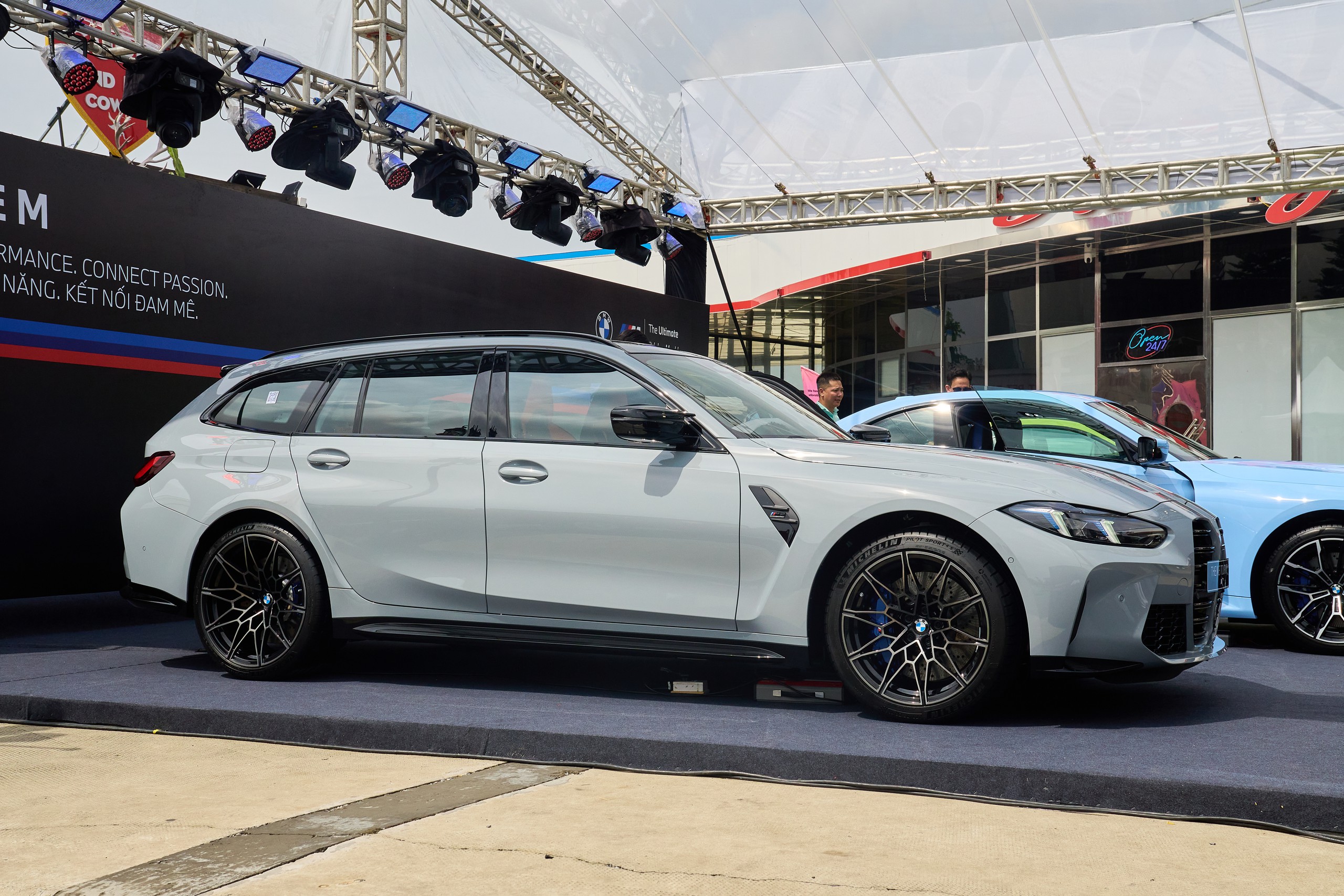 BMW M3 Touring mang vóc dáng của một chiếc SUV nhưng có gầm thấp như sedan