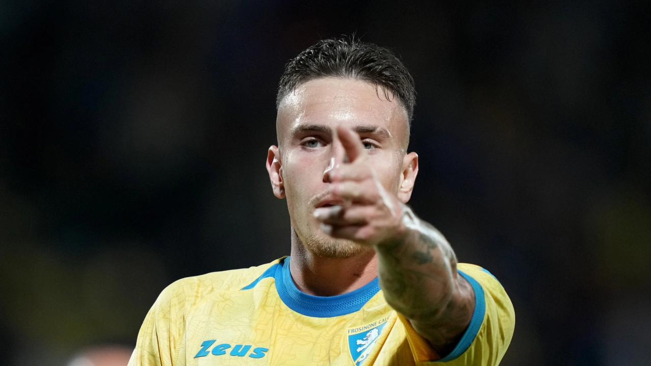Antonio Raimondo ăn mừng bàn thắng trong trận Frosinone – Sassuolo trên sân Benito Stirpe, Frosinone, Italy ngày 16/10/2026. Ảnh: LaPresse