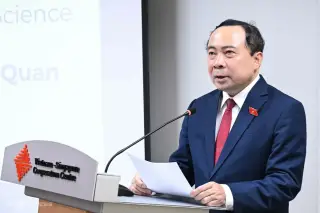Bộ trưởng Khoa học và Công nghệ Vũ Hải Quân phát biểu khai mạc khóa bồi dưỡng "Nâng cao năng lực quản trị Khoa học công nghệ, đổi mới sáng tạo và chuyển đổi số" dành cho các giám đốc Sở Khoa học và Công nghệ, sáng 26/10. Ảnh: Trọng Đạt