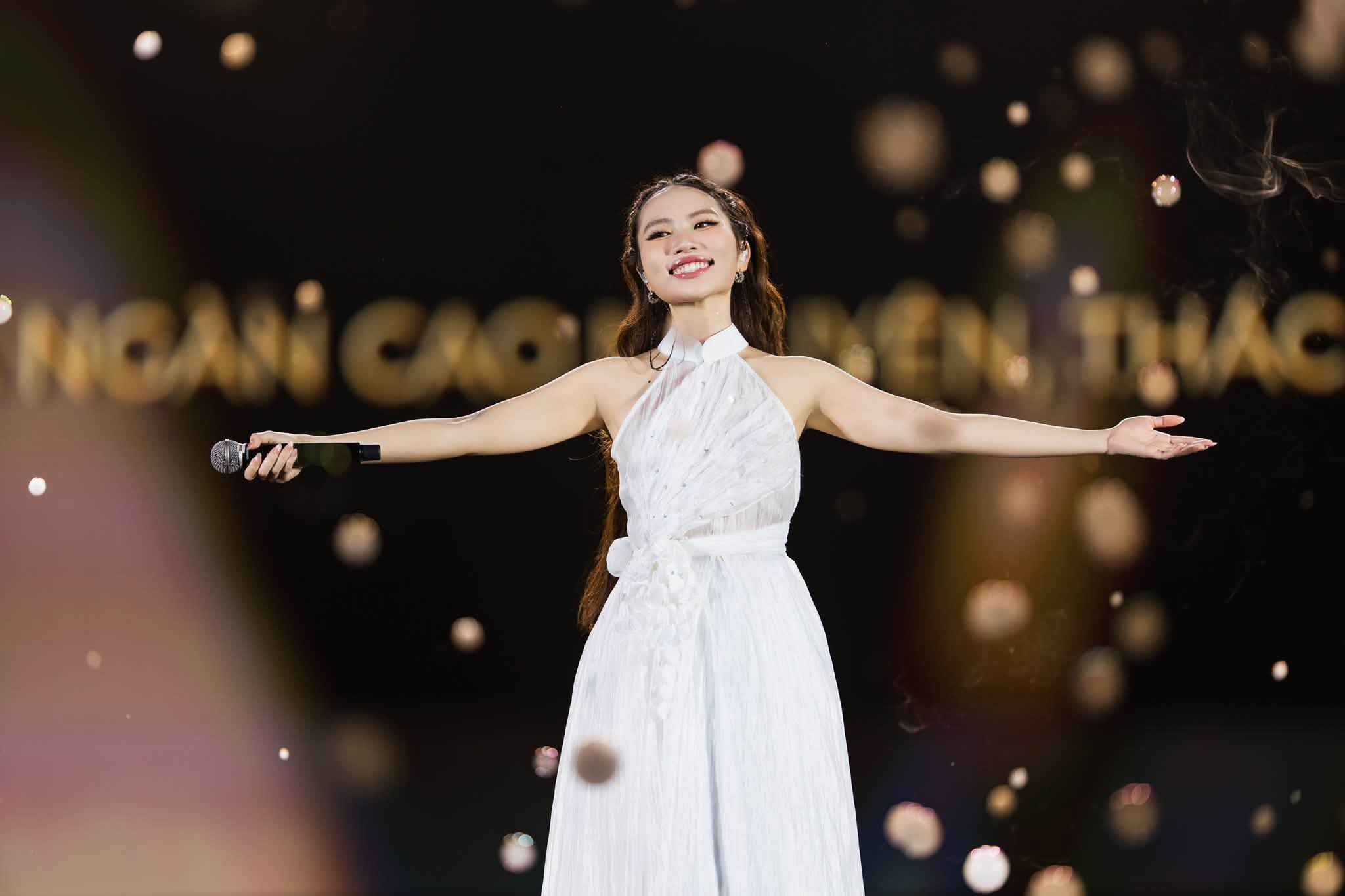 Phương Mỹ Chi sẽ gặp gỡ khán giả tại đường đi bộ Nguyễn Huệ cuối tuần này - Ảnh: BTC
