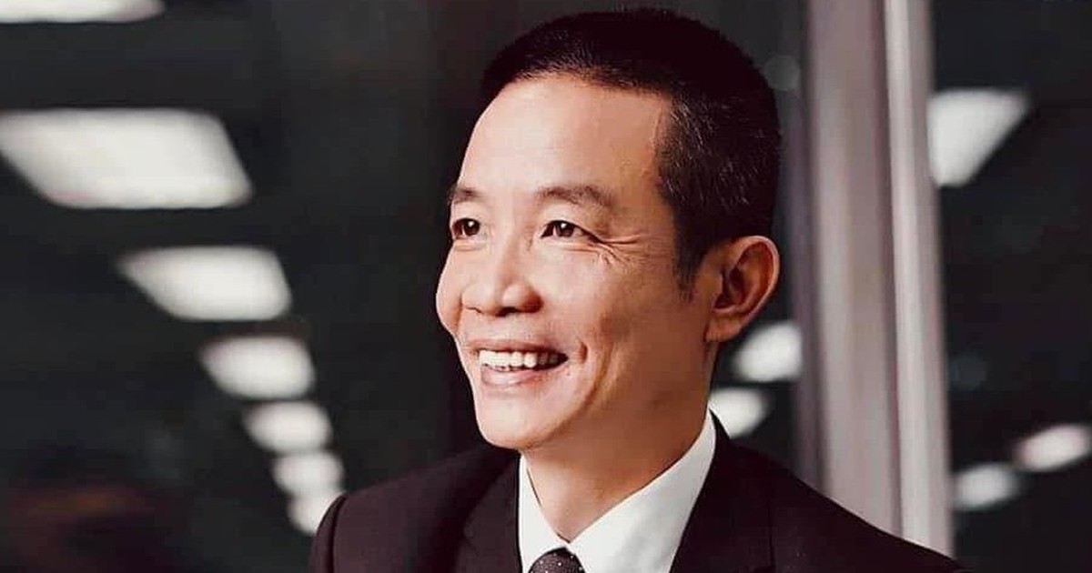 Bài thơ 'Cái đẹp' vào đề thi bị nhận xét 'như xe bò vấp ổ gà', nhà thơ Nguyễn Vĩnh Tiến 'ngỡ ngàng'