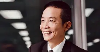 Bài thơ 'Cái đẹp' vào đề thi bị nhận xét 'như xe bò vấp ổ gà', nhà thơ Nguyễn Vĩnh Tiến 'ngỡ ngàng'