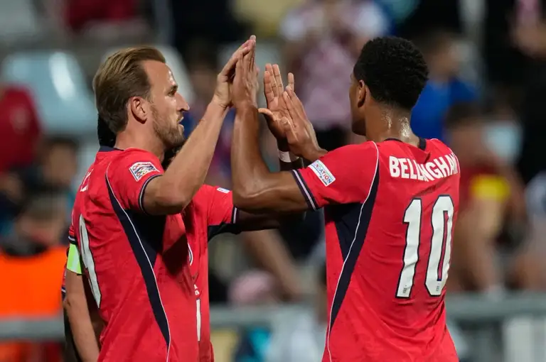 Harry Kane (trái) mừng bàn với Jude Bellingham trong trận Anh thắng Croatia 7-0 ở lượt ba bảng A3 Nations League trên sân HNK Rijeka, Rijeka, Croatia ngày 3/10/2026. Ảnh: AP