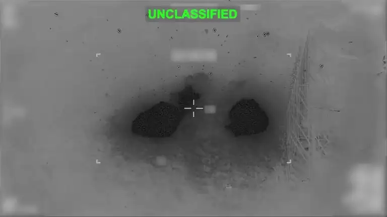 Quân đội Mỹ tập kích các mục tiêu Iran hôm 13/7. Video: CENTCOM