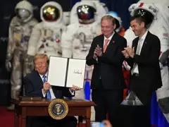 Trump công bố tàu vũ trụ hạt nhân tới Sao Hỏa năm 2028 và thành lập Học viện Không gian Mỹ