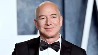Tỷ phú Bezos: AI sẽ đưa trở lại mô hình gia đình chỉ một người đi làm