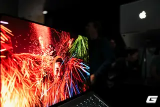 Đây là MacBook Pro cảm ứng: Màn OLED đen sâu, Dynamic Island lên Mac kích thước siêu nhỏ - Ảnh 4.