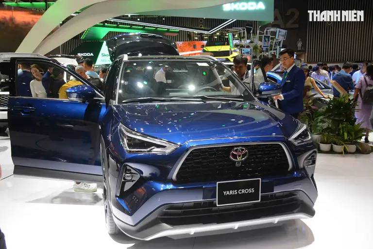 Mẫu xe hybrid thứ ba của Toyota góp mặt trong danh sách này. Theo đó, sau 6 tháng đầu năm 2026 doanh số phiên bản Toyota Yaris Cross HEV đạt 1.107 xe, nhiều gấp gần 6 lần so với lượng xe bán ra cũng kỳ năm ngoái. Ngoài mức giá 728 triệu đồng dễ tiếp cận nhất trong nhóm xe hybrid hiện nay trên thị trường, Yaris Cross HEV còn sở hữu kiểu dáng thời trang, hiện đại, vận hành tiết kiệm…