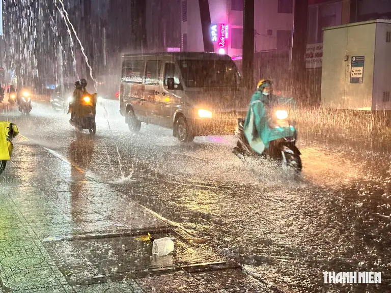 TP.HCM và Nam bộ sắp đón đợt mưa lớn diện rộng kéo dài nhiều ngày