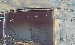 Lính Nga tay không vô hiệu hóa drone Ukraine