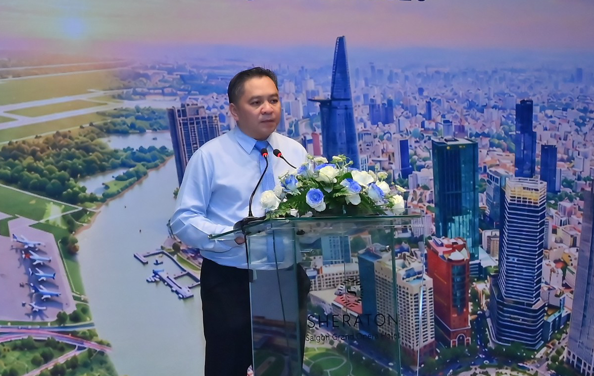 Ông Phạm Huy Bình, Giám đốc Sở Du lịch TP.HCM, phát biểu tại buổi lễ - Ảnh: TRƯƠNG LINH