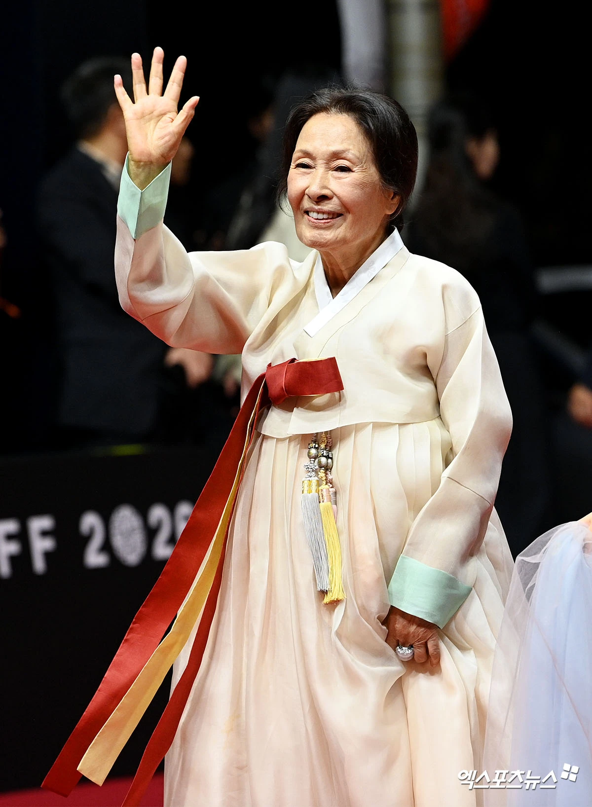 Diễn viên gạo cội Kim Hye Ja được biết đến nhiều nhất với hình tượng người mẹ trong các bộ phim truyền hình nổi tiếng như Nhật ký đồng quê, Tình yêu là gì?, Biển mẹ tôi, Hoa hồng và giá đỗ - Ảnh: Xports News