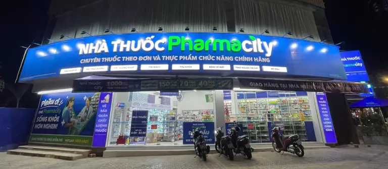 Với hơn 1.000 nhà thuốc trên khắp cả nước, Pharmacity hướng tới mục tiêu trở thành người bạn đồng hành đáng tin cậy, hỗ trợ khách hàng chủ động phòng bệnh, theo dõi sức khỏe và quản lý hiệu quả các bệnh mạn tính trong suốt quá trình điều trị. Ảnh: DNCC