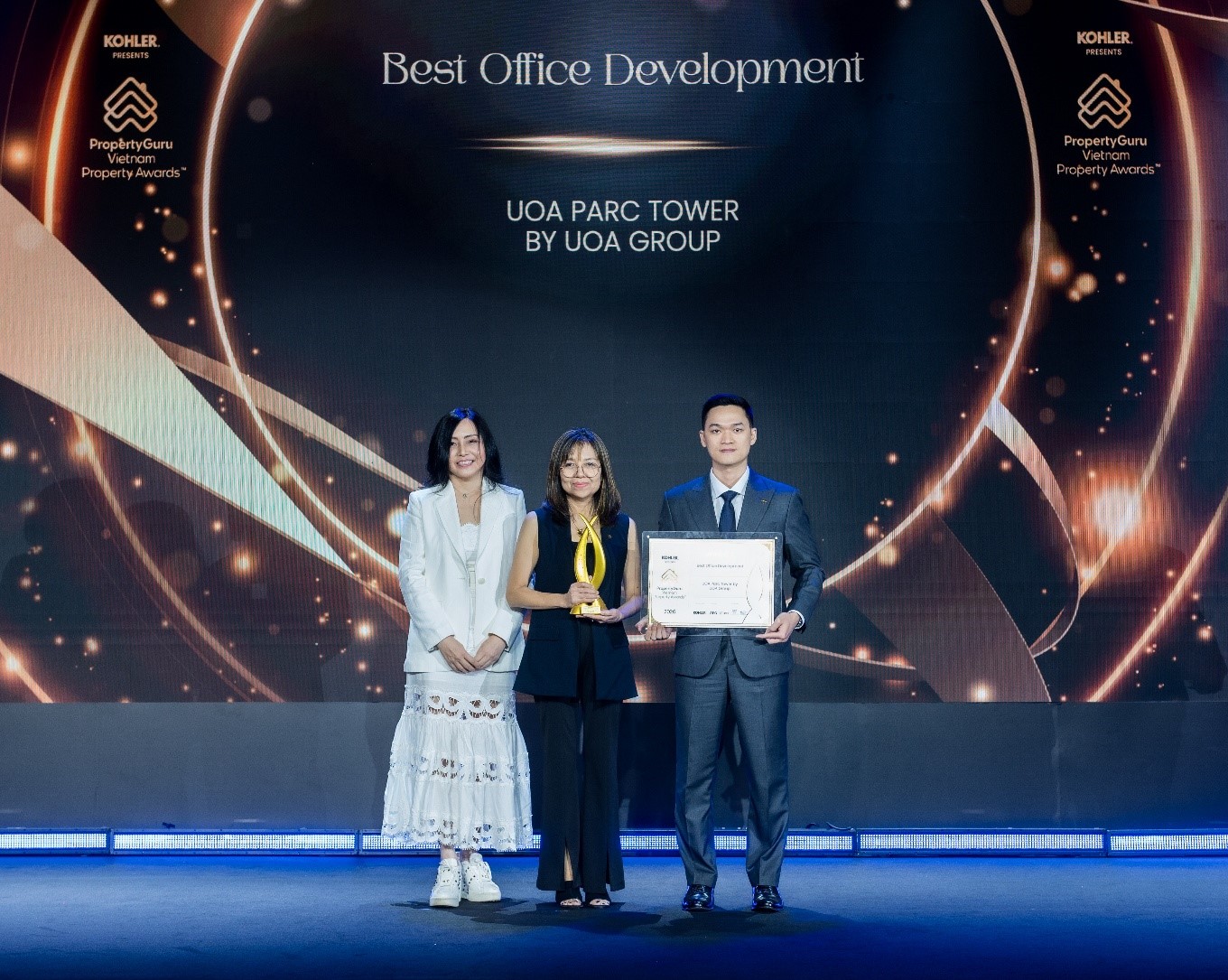 UOA Parc Tower được vinh danh "Best Office Development - Dự án văn phòng xuất sắc"