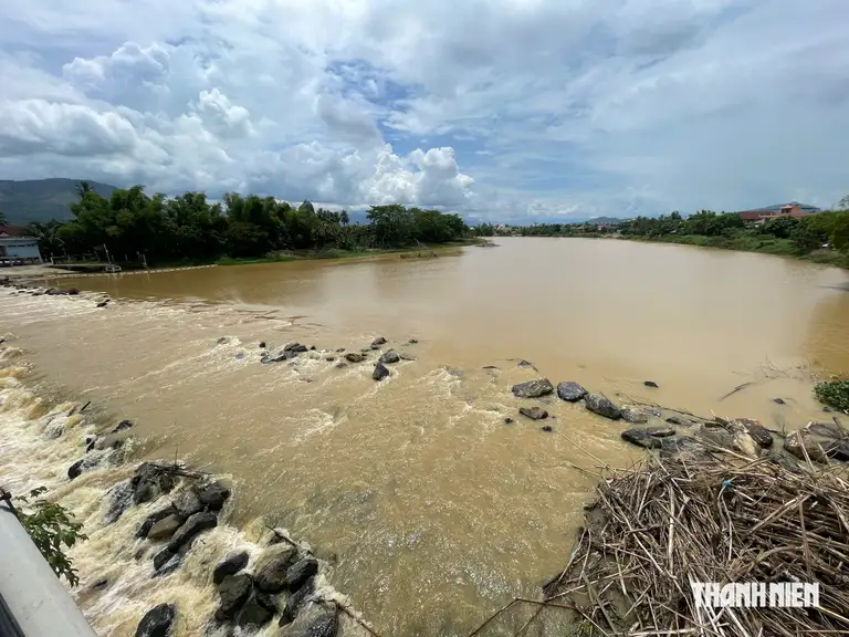 Khu vực đập ngăn mặn tạm Xuân Phong vào ngày 20.9