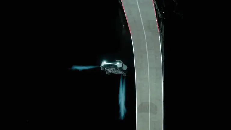 Sau 9 năm trễ hẹn, Tesla Roadster trở lại bằng một màn xiếc: Elon Musk cho xe nhào lộn trên không bằng động cơ tên lửa - Ảnh 2.