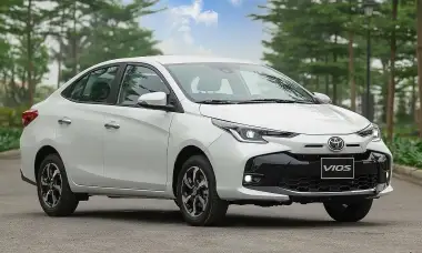 Ba mẫu sedan cỡ B Toyota Vios, Honda City, Hyundai Accent giữ nhịp bán nhiều ở top đầu doanh số xe gầm thấp hàng tháng.