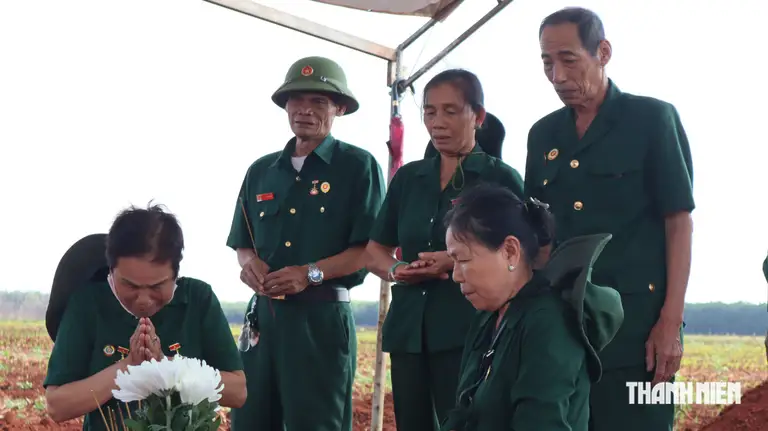 Mộ tập thể ở Đồng Nai: 'Bố tôi nằm nghĩa trang, còn các chú ở đây...' - Ảnh 14.