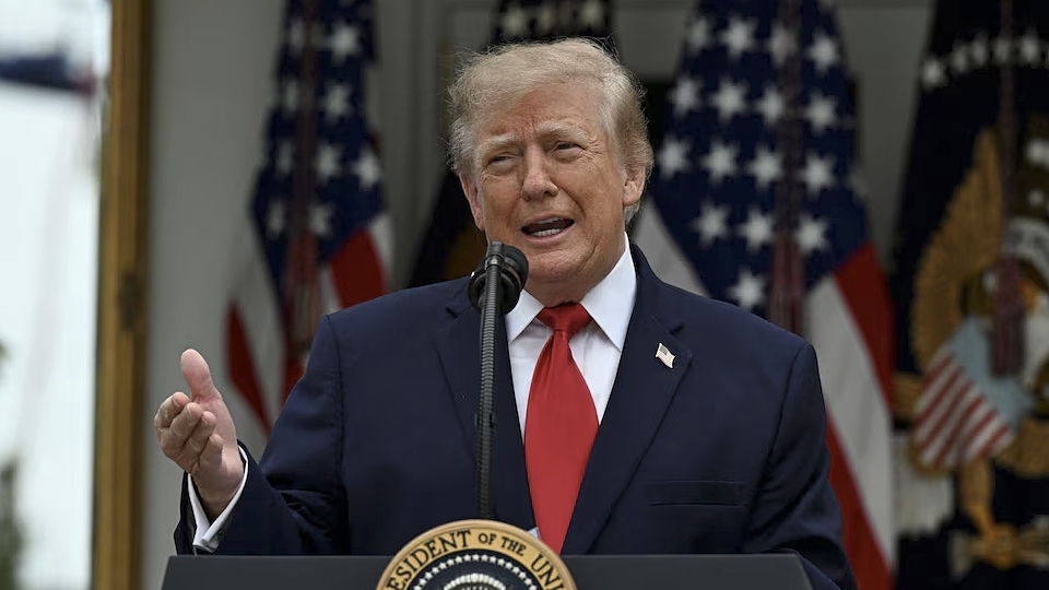 Ông Trump tiếp tục dọa tập kích 'pháo đài bất khả xuyên phá' của Iran