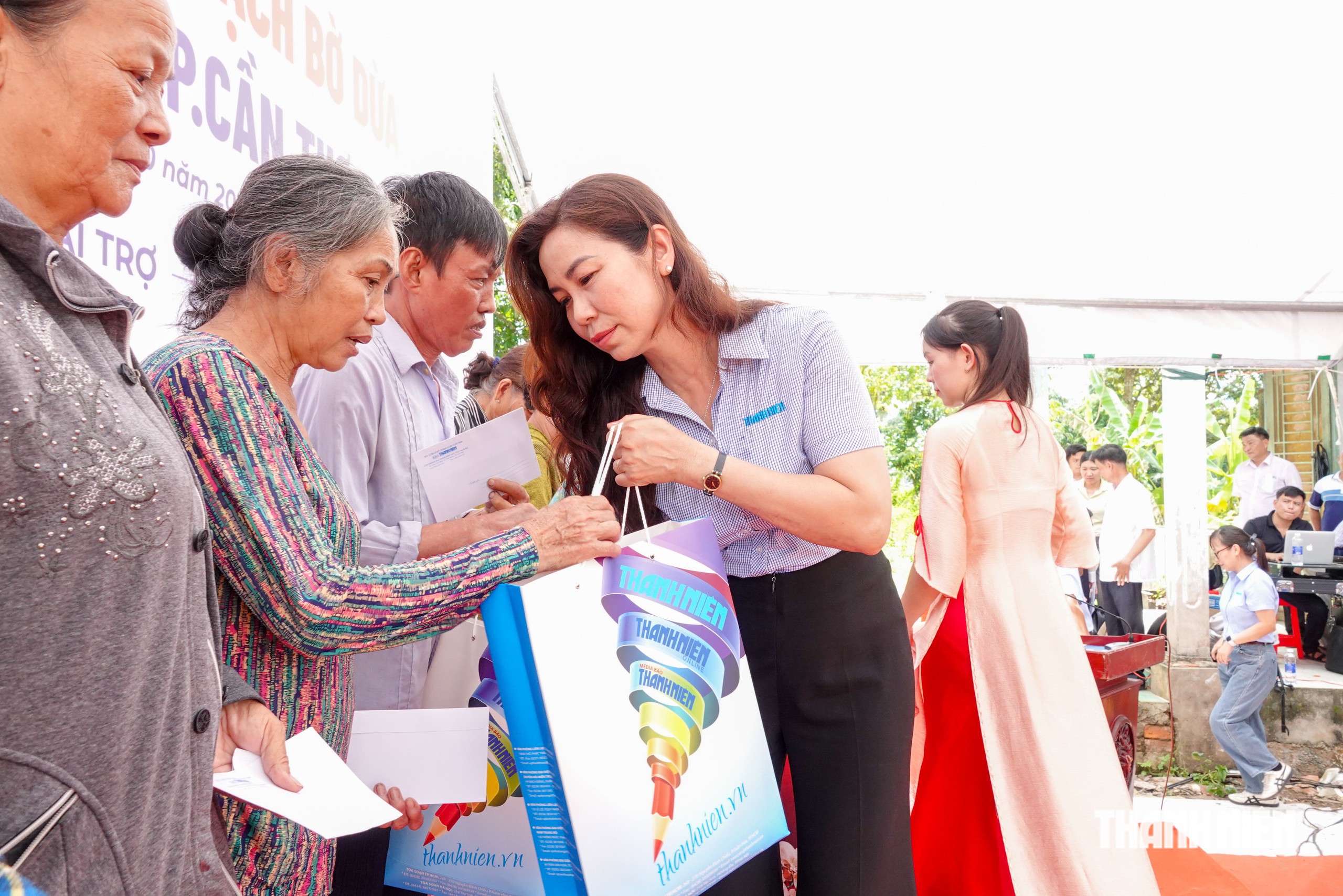Niềm vui nhân đôi với bà con xã Châu Thành trong ngày khánh thành cầu Rạch Bờ Dừa