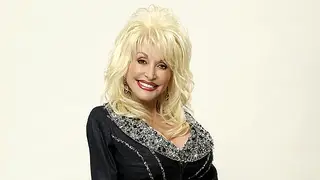 Tổng thống Trump ban lệnh hạ quốc kỳ để tưởng nhớ Dolly Parton