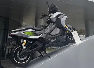 Xe tay ga điện ADV của Chery.